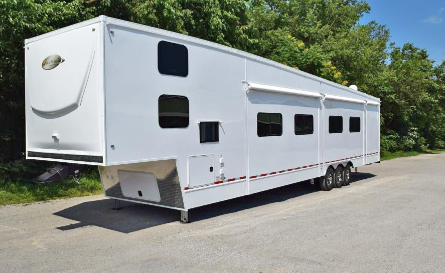 MOBILE OFFICE TRAILER EXTERIOR